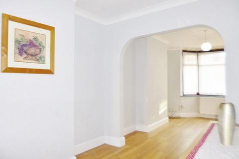 3 bedroom house to rent - Sandringham Road, WD24