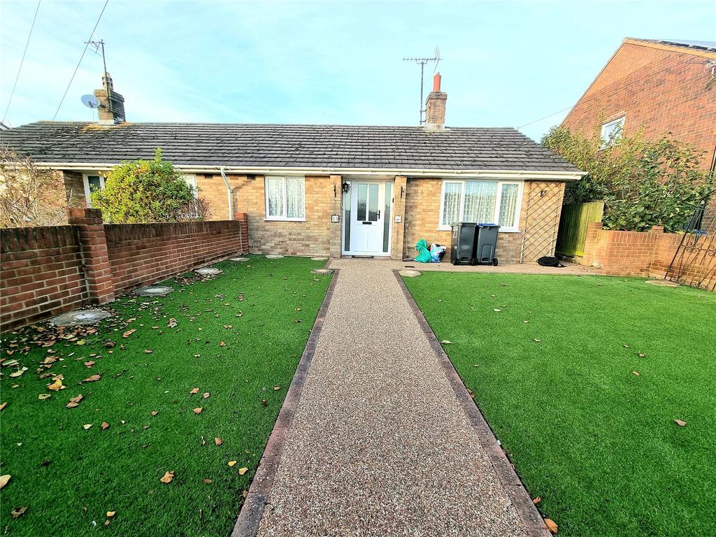 Broadfields, Pewsey, SN9 2 bed bungalow £795 pcm (£183 pw)