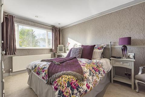 10 Clearsprings, Lightwater, GU18 5YJ