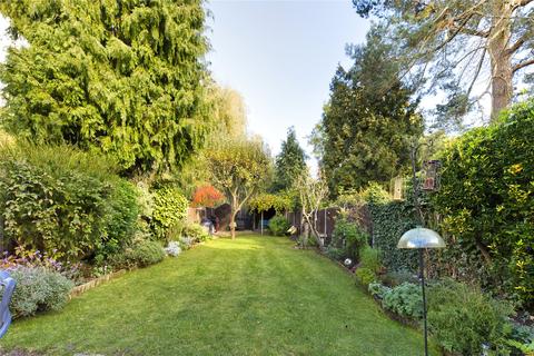 660 Rayners Lane, Pinner, HA5 5HN
