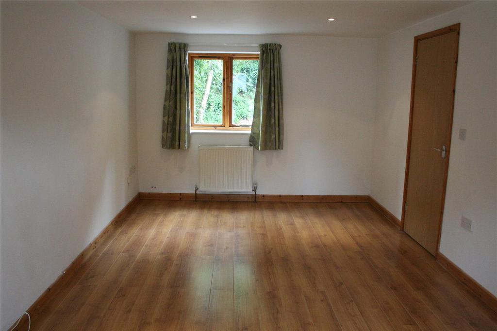 Parsons Lane, Hartlebury, Kidderminster, DY11 2 bed barn conversion £