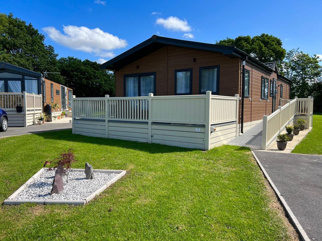 Gilberdyke East Riding of Yorkshire 3 bed lodge for sale £130,000