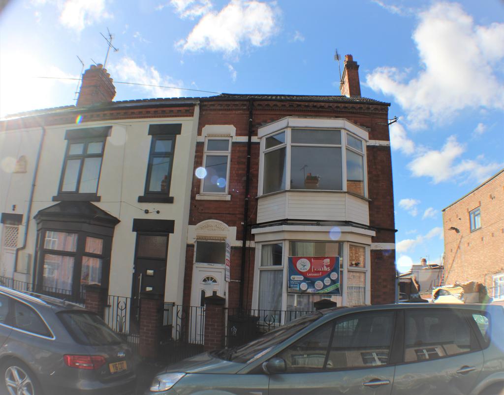 Gwendolen Road, Leicester LE5 4 bed end of terrace house £230,000