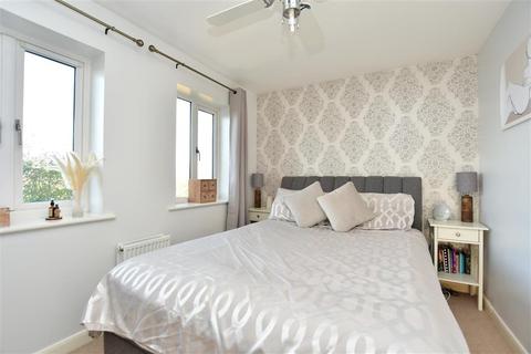 13 Bewick Walk, Iwade, Sittingbourne, ME9 8FY