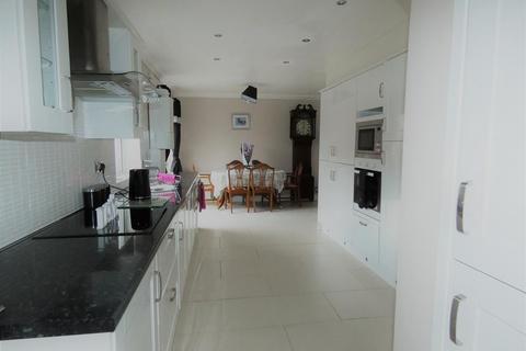 16 Rosemount Crescent, DG12 6LF