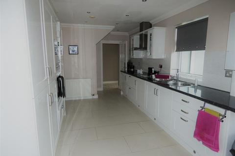 16 Rosemount Crescent, DG12 6LF