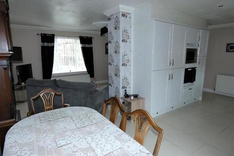 16 Rosemount Crescent, DG12 6LF