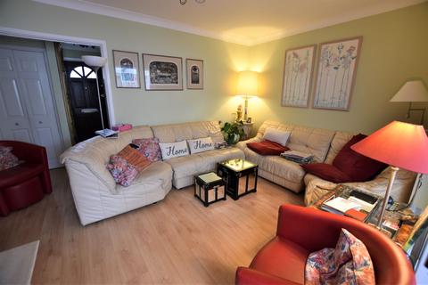 1 Broadlands, Hanworth, Feltham, TW13 6HF