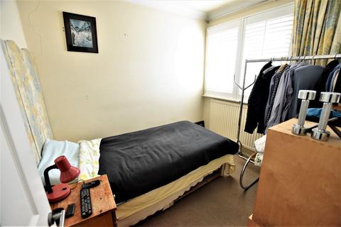 1 Broadlands, Hanworth, Feltham, TW13 6HF