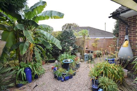 1 Broadlands, Hanworth, Feltham, TW13 6HF