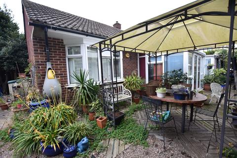 1 Broadlands, Hanworth, Feltham, TW13 6HF