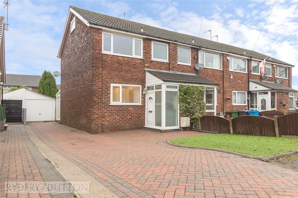 Bodmin Close, Royton, Oldham, OL2 3 bed end of terrace house £185,000