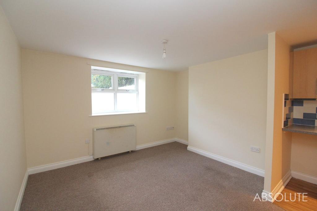 Powderham Road, Newton Abbot, Devon, TQ12 2 bed flat £725 pcm (£167 pw)