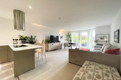 3 bedroom apartment for sale - Pwllycrochan Avenue, Colwyn Bay LL29