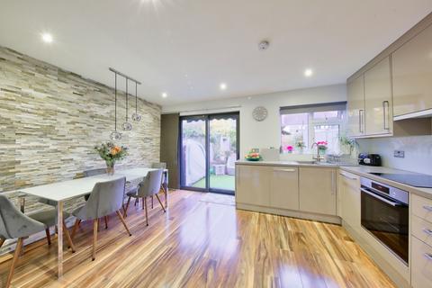 30 Davies Close, Croydon, CR0 6EX