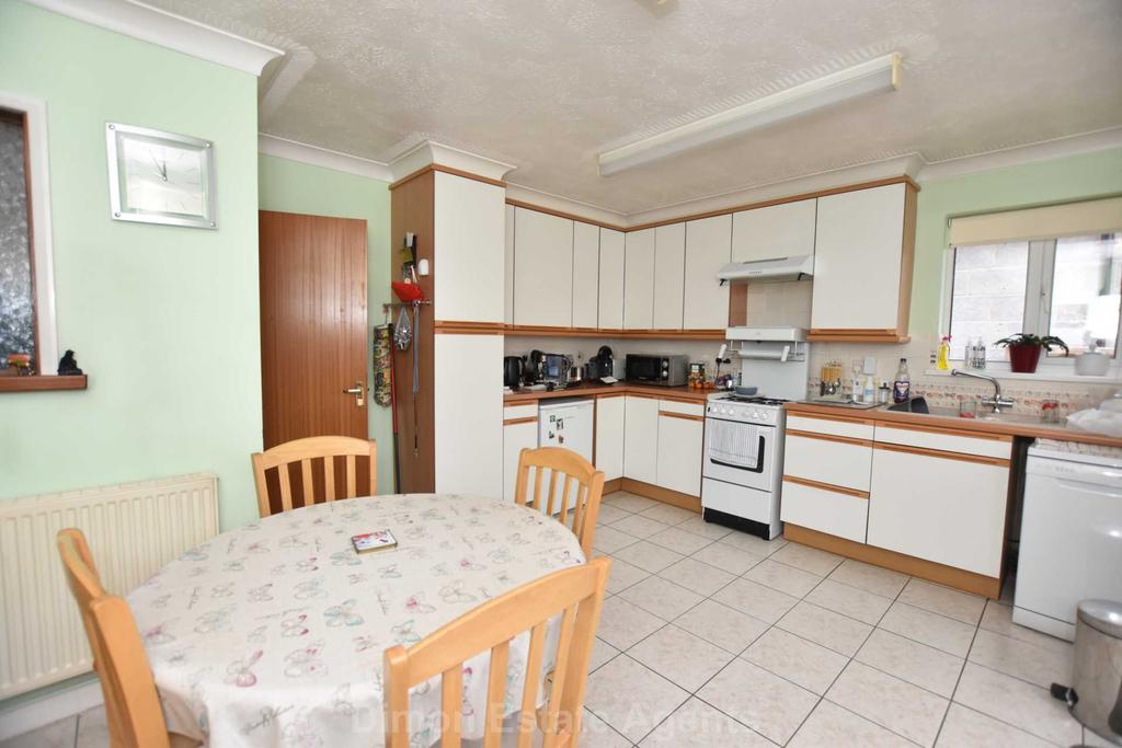 Camp Road, Gosport 2 bed detached bungalow £299,995