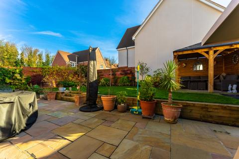 14 Collingridge Way, Epsom, KT17 1AW