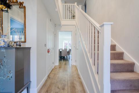 14 Collingridge Way, Epsom, KT17 1AW