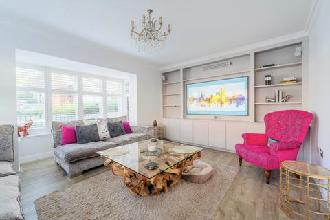 14 Collingridge Way, Epsom, KT17 1AW