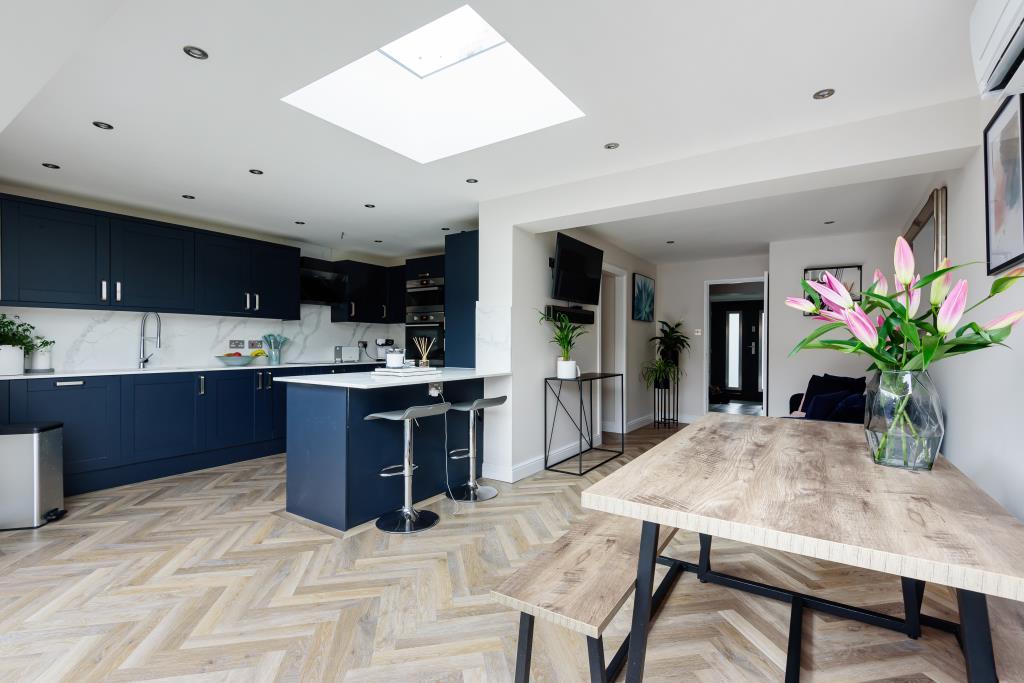 Kitchen/Dining