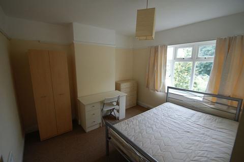 4 bedroom house to rent, Dennistead Crescent, Leeds LS6