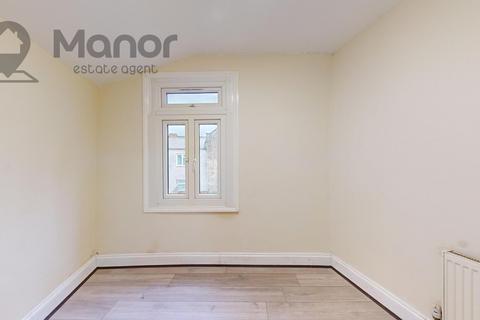 2 bedroom flat to rent, Green Street, Forest Gate, E7 8LL