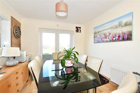 107 Cornwallis Avenue, Aylesham, Canterbury, CT3 3HG