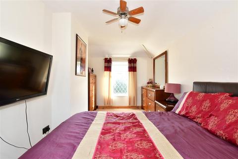 107 Cornwallis Avenue, Aylesham, Canterbury, CT3 3HG