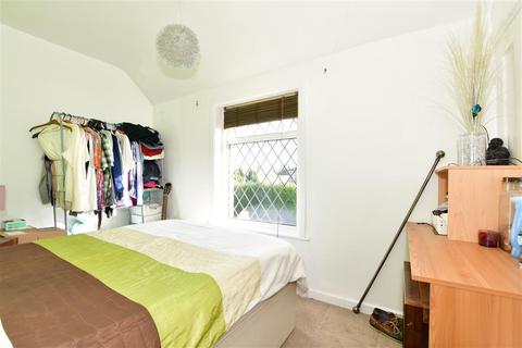 107 Cornwallis Avenue, Aylesham, Canterbury, CT3 3HG