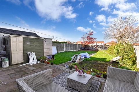 107 Cornwallis Avenue, Aylesham, Canterbury, CT3 3HG