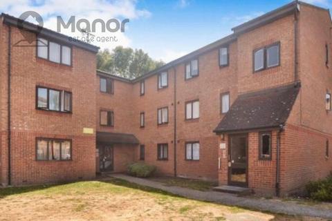 2 bedroom flat for sale, Plumtree Close, Dagenham, RM10 8UA