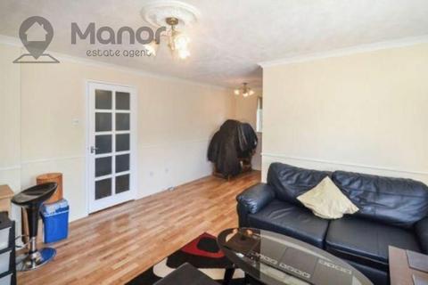 2 bedroom flat for sale, Plumtree Close, Dagenham, RM10 8UA