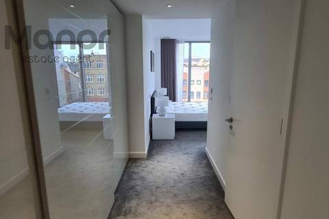 1 bedroom flat for sale, Kingwood House, 1 Chaucer Gardens, Whitechapel, E1 8QF