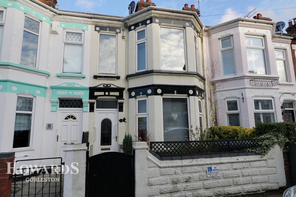 Lichfield Road, Great Yarmouth 4 bed terraced house £180,000