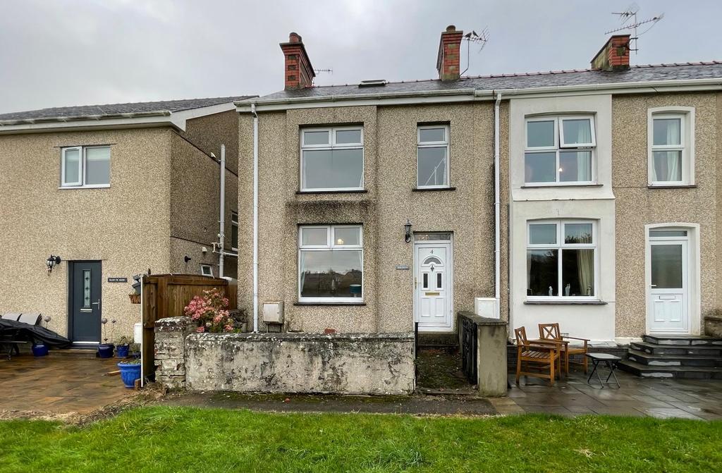 Arvonia Terrace, Llanrug, Caernarfon... 2 bed end of terrace house £