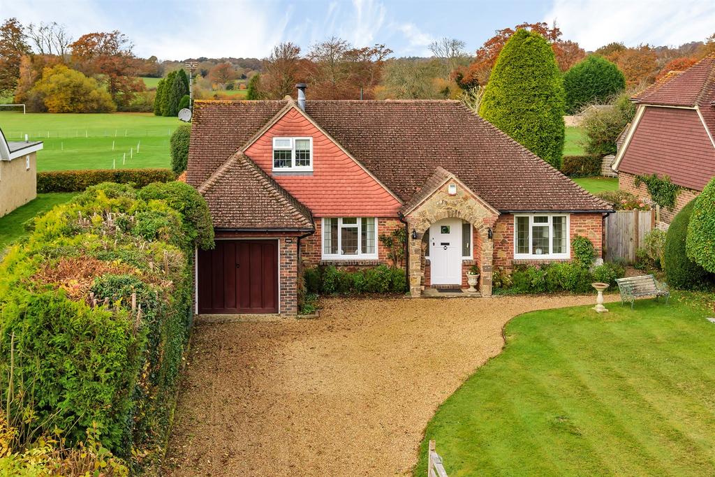 Mill Road, West Chiltington, RH20 3 bed detached house £700,000