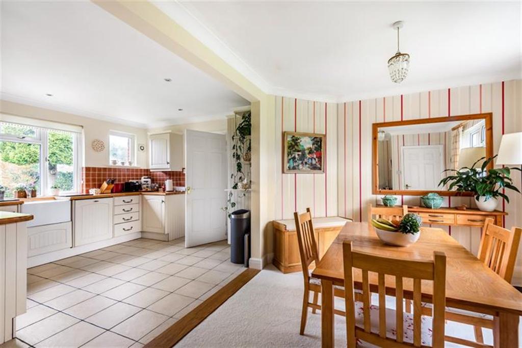 Mill Road, West Chiltington, RH20 3 bed detached house £700,000