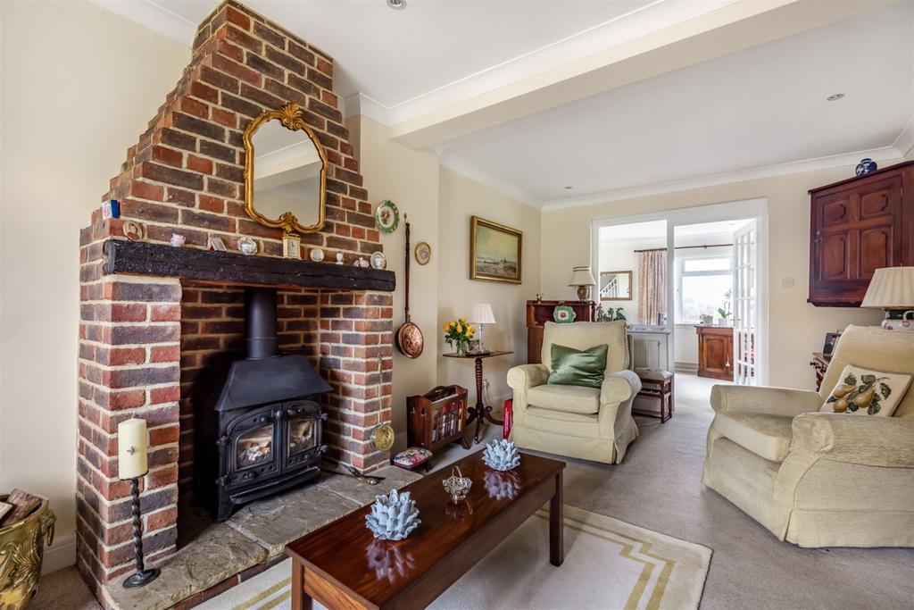 Mill Road, West Chiltington, RH20 3 bed detached house £700,000