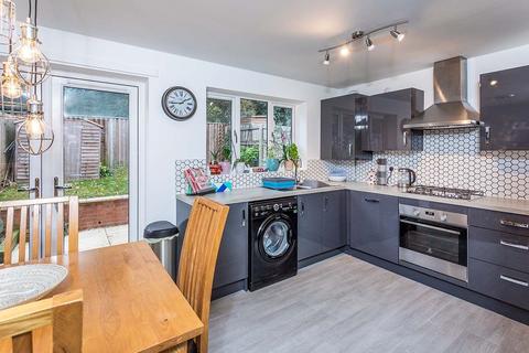16 Dandelion Close, Northampton, NN3 5FB
