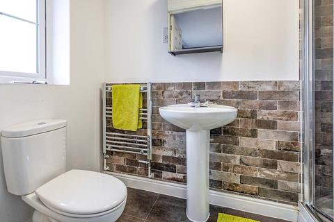 16 Dandelion Close, Northampton, NN3 5FB