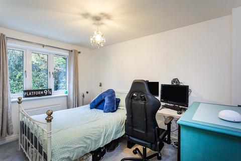 16 Dandelion Close, Northampton, NN3 5FB