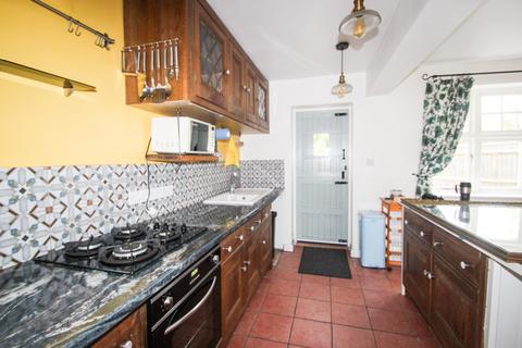 3 bedroom semi-detached house to rent, Coach Road, Southampton