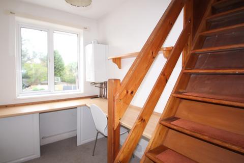 3 bedroom semi-detached house to rent, Coach Road, Southampton