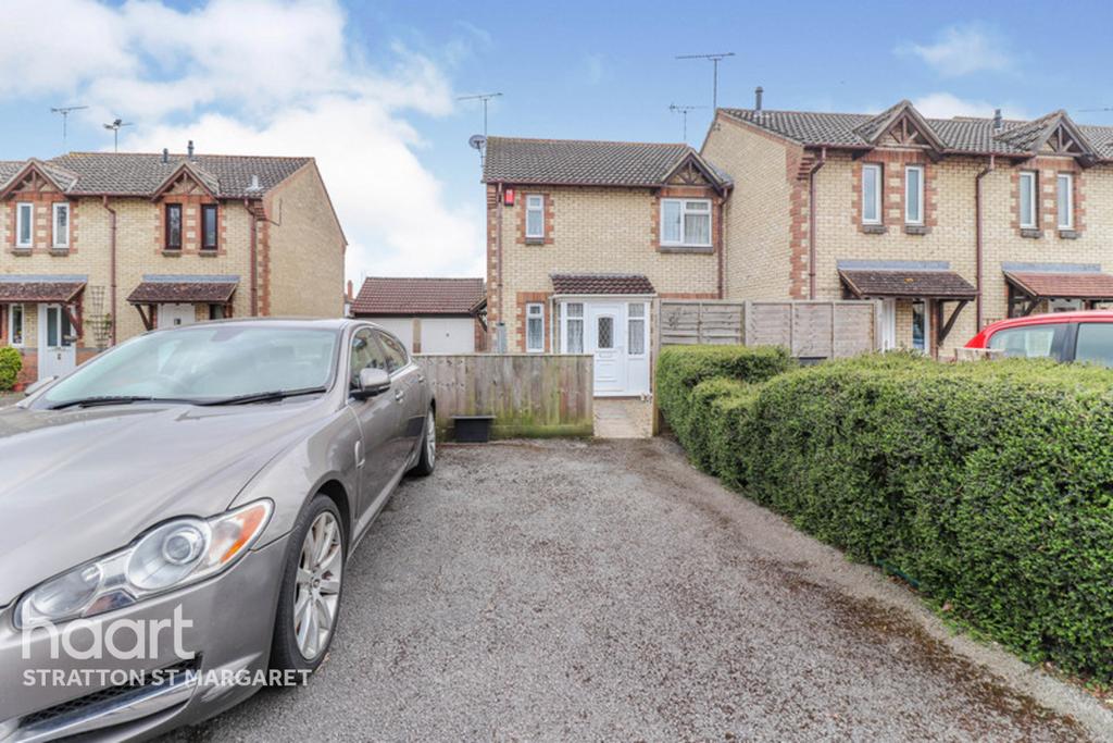 Archer Close, Swindon 1 bed end of terrace house £170,000
