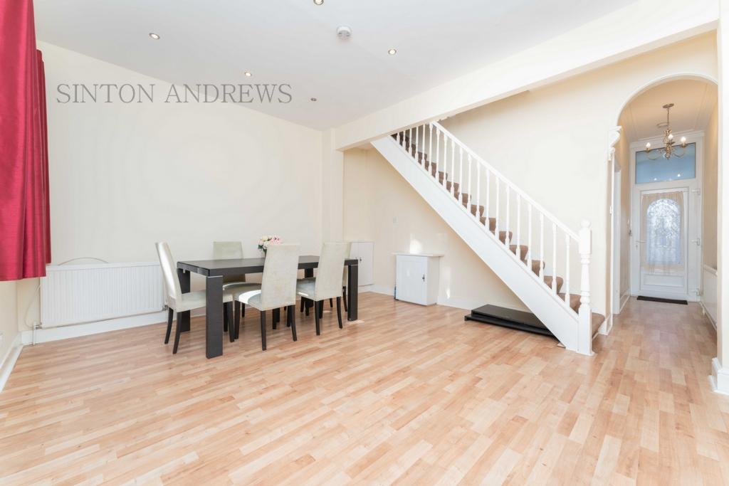 Graham Avenue, Ealing, W13 3 bed house to rent £2,800 pcm (£646 pw)