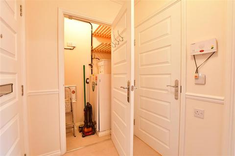 1 bedroom flat for sale - Broomstick Hall Road, Waltham Abbey, Essex