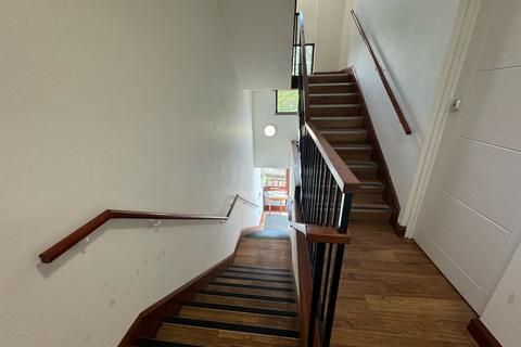 1 bedroom flat to rent, Bellfield Road,