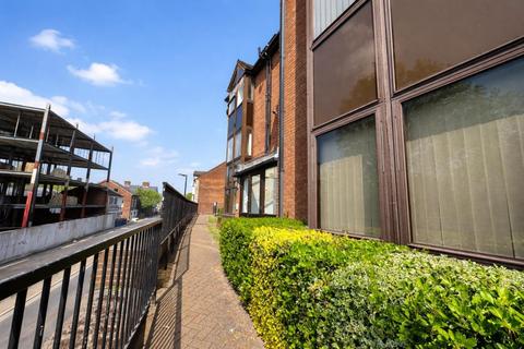 1 bedroom flat to rent, Bellfield Road,