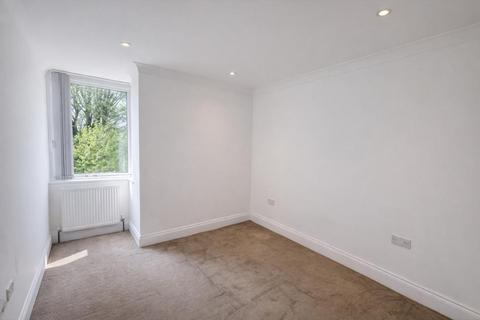 1 bedroom flat to rent, Bellfield Road,