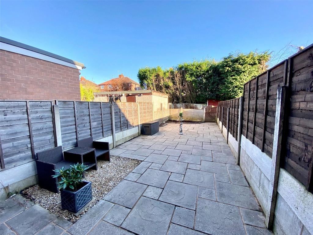 Baslow Grove, South Reddish, Stockport, SK5 2 bed terraced house for